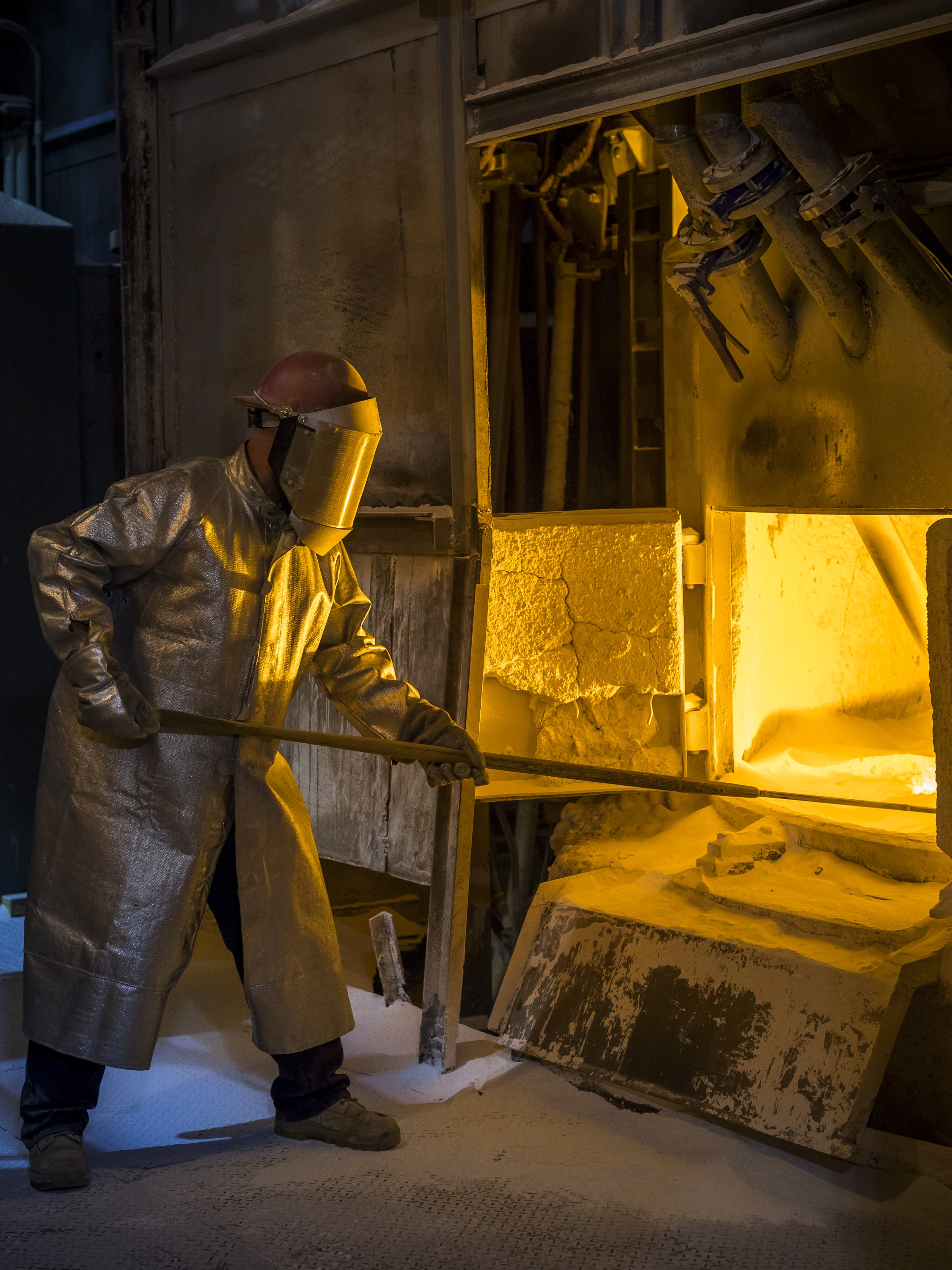 furnace attendant raking